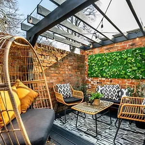 46 Nunnery Lane Holiday home